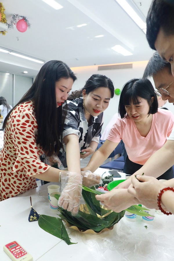 端午佳節(jié),“歡樂放粽”